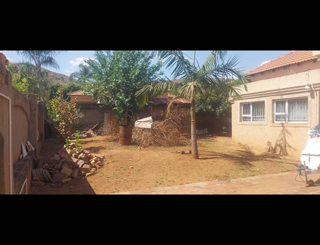 4 BEDROOM HOUSE FOR SALE IN LADY SELBORNE